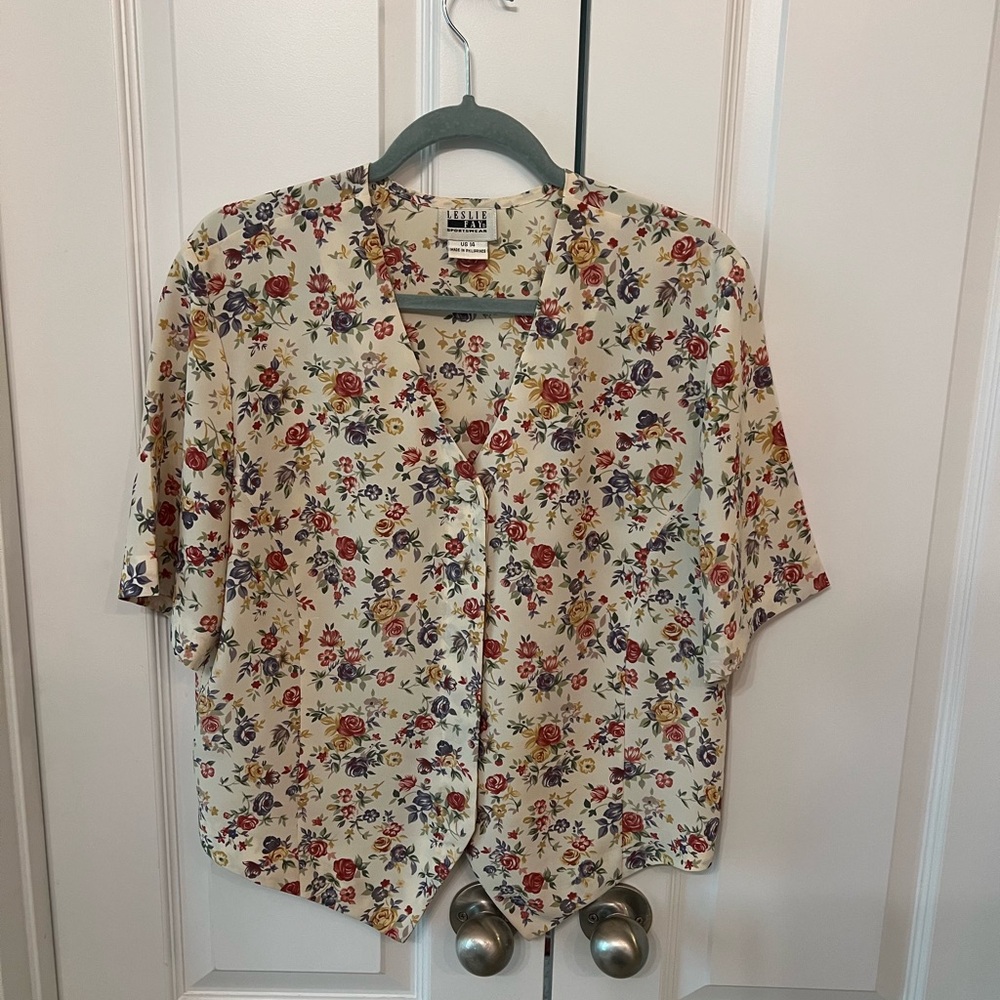 Vintage 90’s Leslie Fay Sz. 14 butter yellow Floral Button-Up Blouse